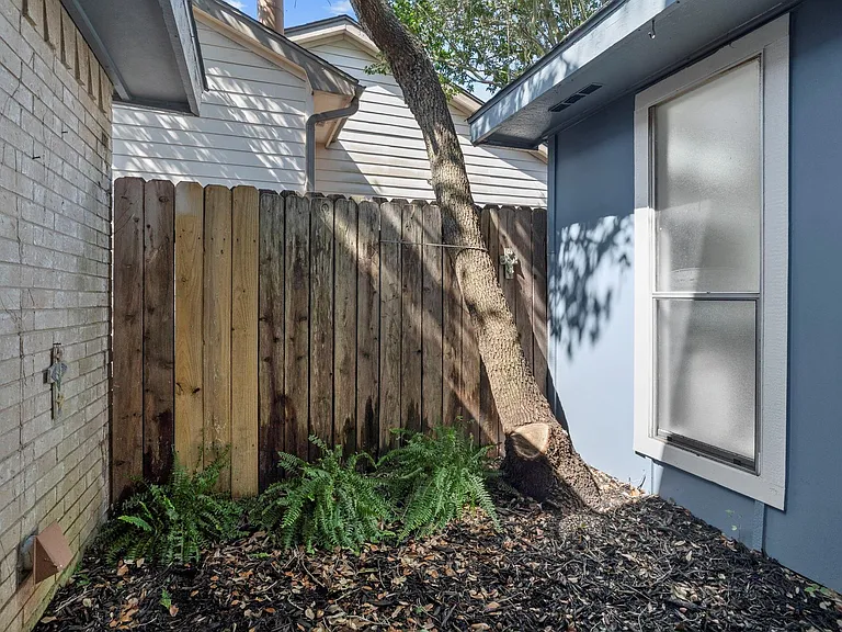 2210 Trail West St — Photo 14