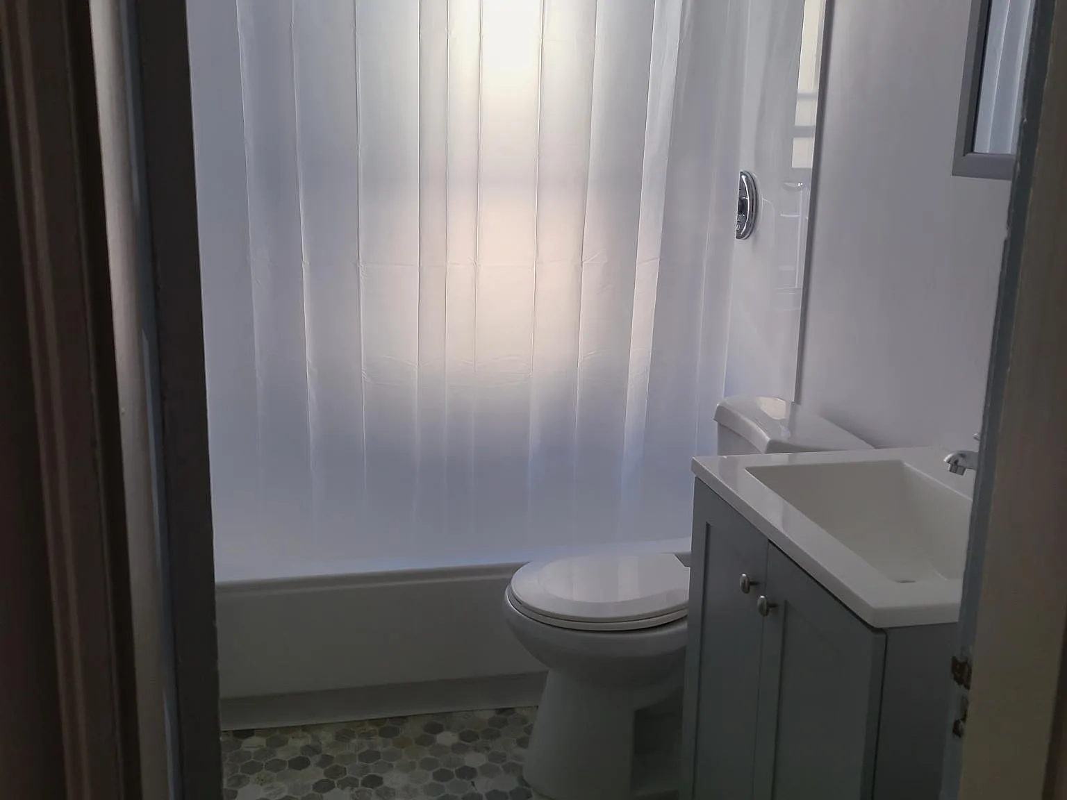 2 bed, 1250 sqft, $2,000 — Photo 4