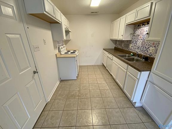 3rd image of 1629 Browning Dr SW