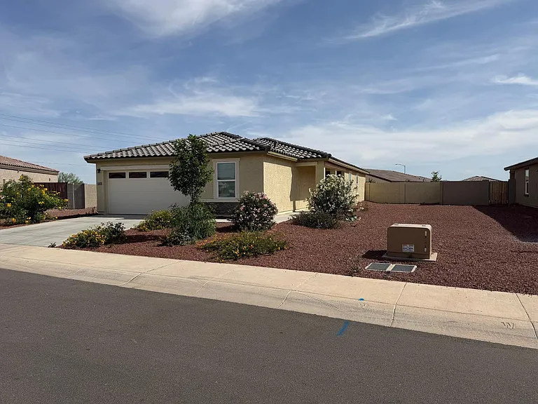 1473 E Jaycie Dr — Photo 3