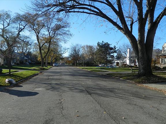 5th image of 359 Southwood Dr
