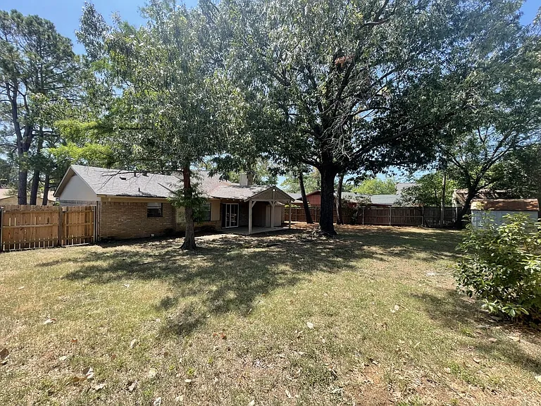 3502 Leighton Dr — Photo 6