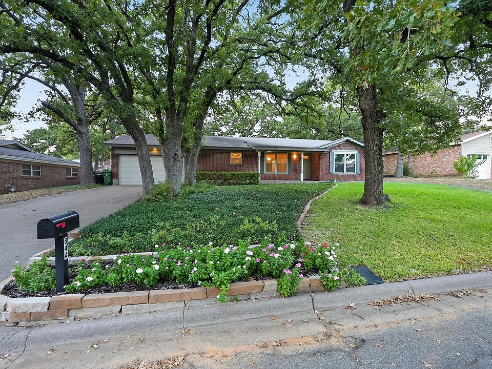 1st image of 844 Woodcrest Dr
