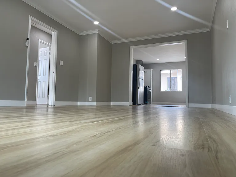 10231 Woodworth Ave #6 — Photo 1