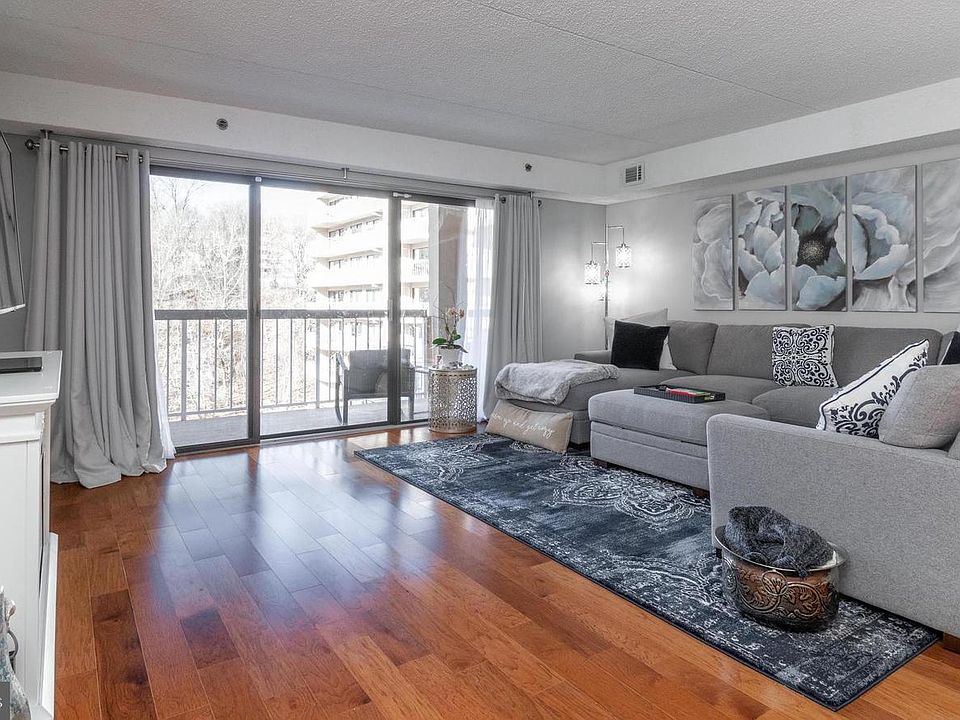 1st image of 1704 N Park Dr APT 319