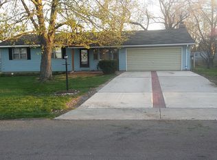 304 James Pkwy, Washington, IL 61571