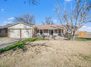 1117 14th St, Shallowater, TX 79363