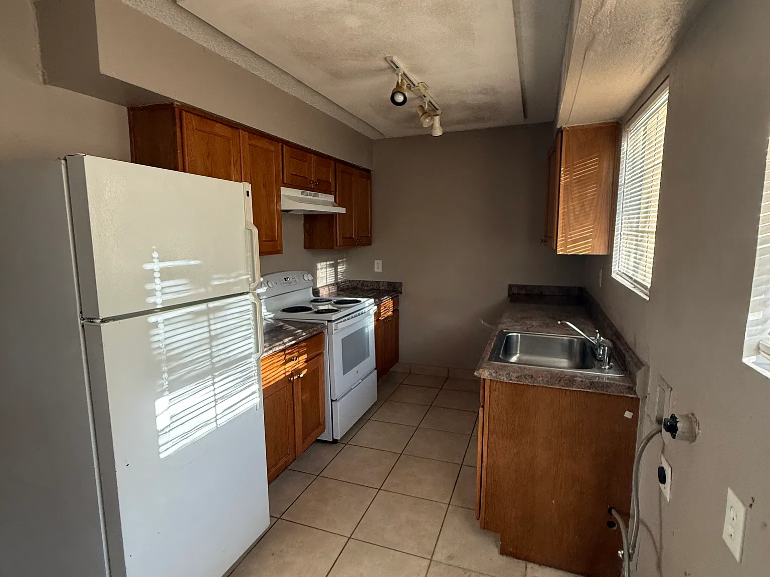 2 bed, 824 sqft, $1,400 — Photo 3