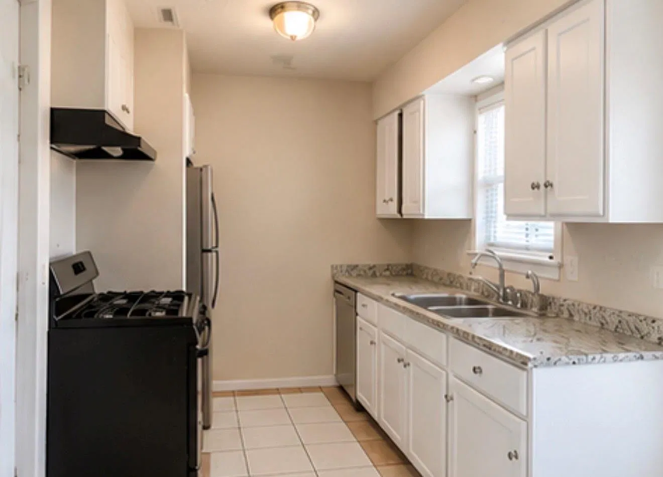 3 bed, 2.0 bath, 1226 sqft, $1,599 — Photo 3