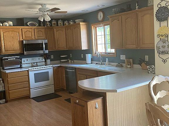 4th image of 1000 N Evergreen Dr