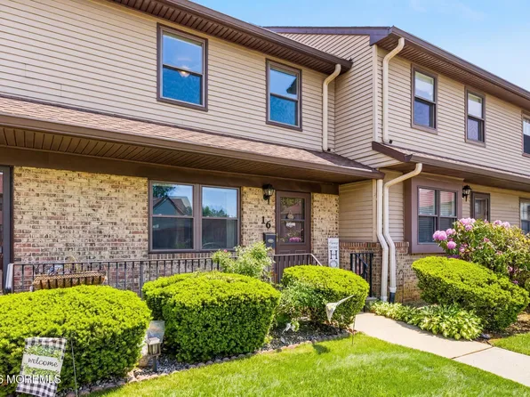 16 Village Green Way, Hazlet, NJ 07730