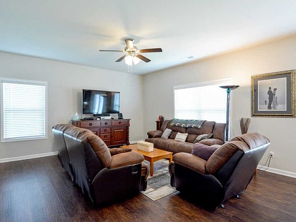 5th image of 537 Hawk Cove