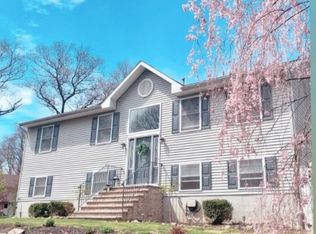 2 Moccasin Trl, Lake Hopatcong, NJ 07849