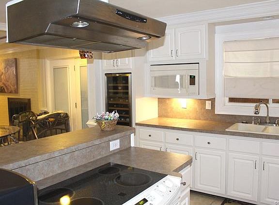 3rd image of 1539 Alaska Dr