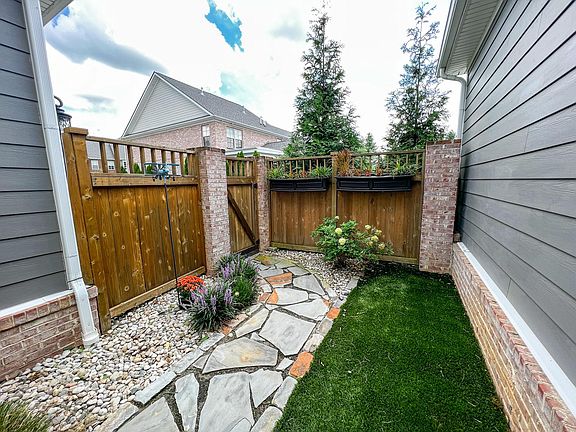 5th image of 2137 Patchen Lake Ln
