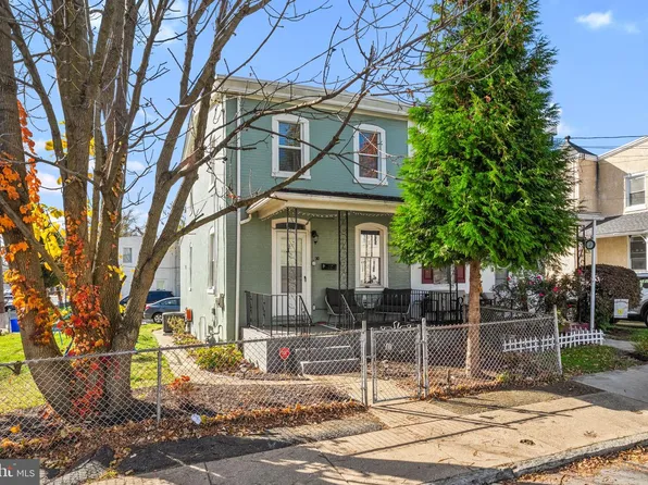 30 S Diamond St, Clifton Heights, PA 19018