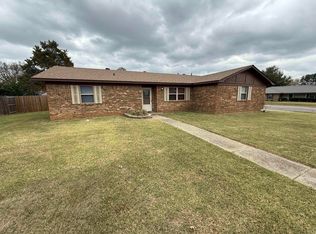 2 Devon Ln, Jacksonville, AR 72076