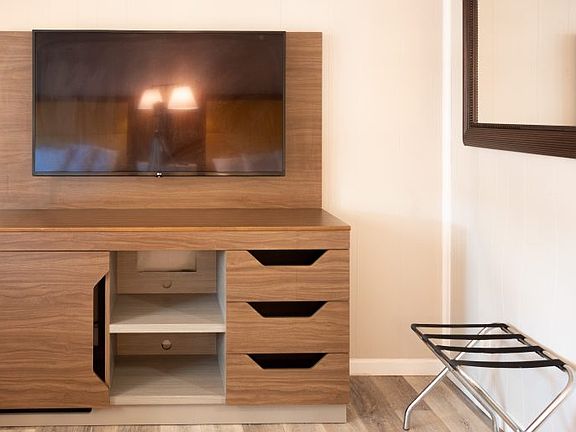 5th image of 1213 Philadelphia Ave #12
