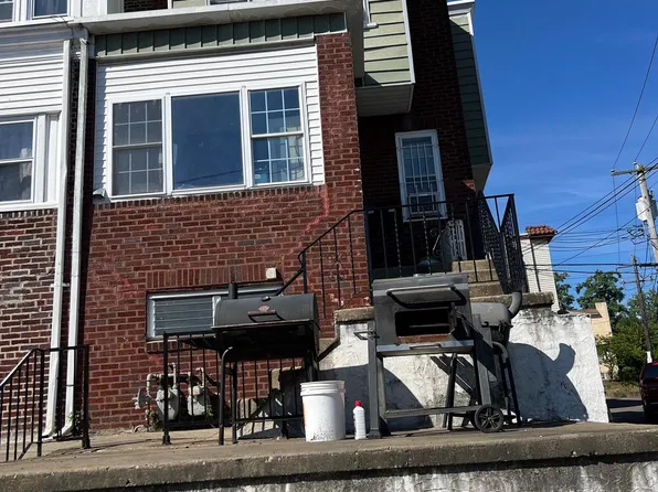 98 Lamport Rd, Upper Darby, PA 19082