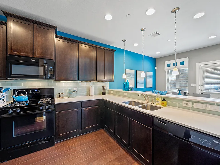 2214 S Lakeline Blvd — Photo 3