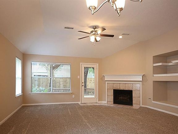 5th image of 27 Auburn Path Dr