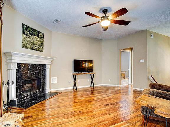 5th image of 14203 Towerglen Ct