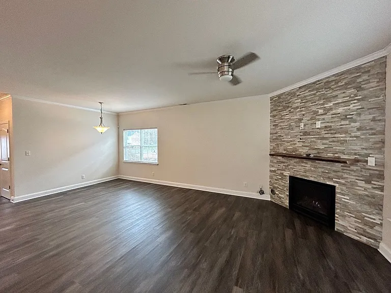 4901 Warwick Rd E — Photo 7