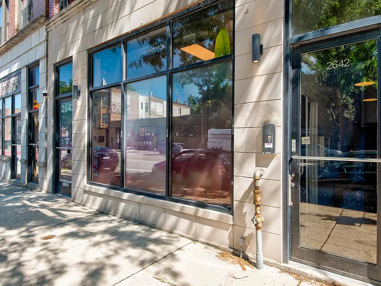 2642 W Chicago Ave #4 — Photo 2