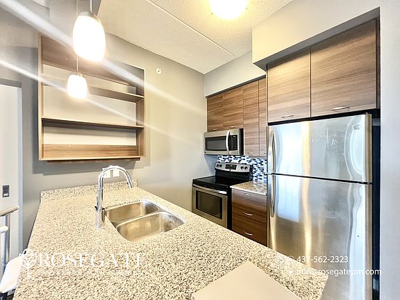 2nd image of 318 Spruce St #809