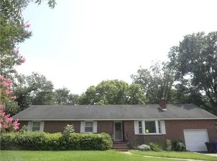 8 Locust Ln, Portsmouth, VA 23701