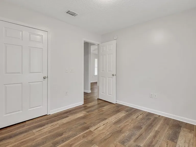 4618 Empire Rd — Photo 14