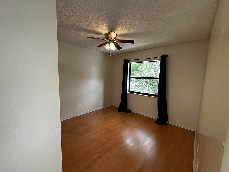 3831 SW 69th Ave — Photo 4