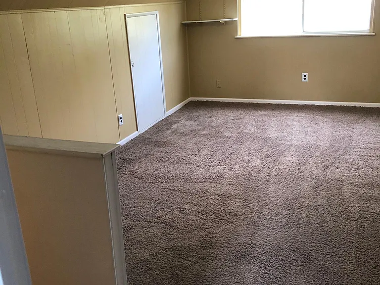 1192 Rambling Rd — Photo 8