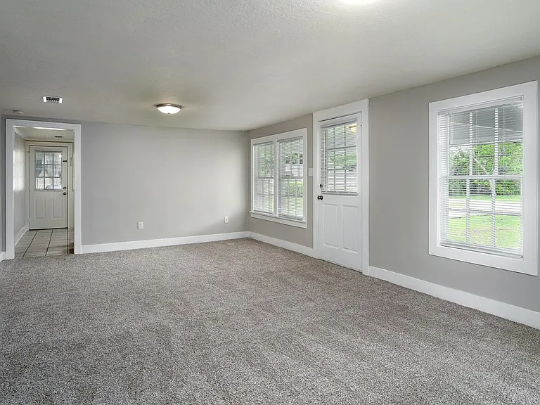 141 W 9th Ave — Photo 10