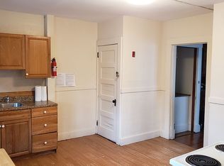 20 Allen St, Amherst, MA 01002