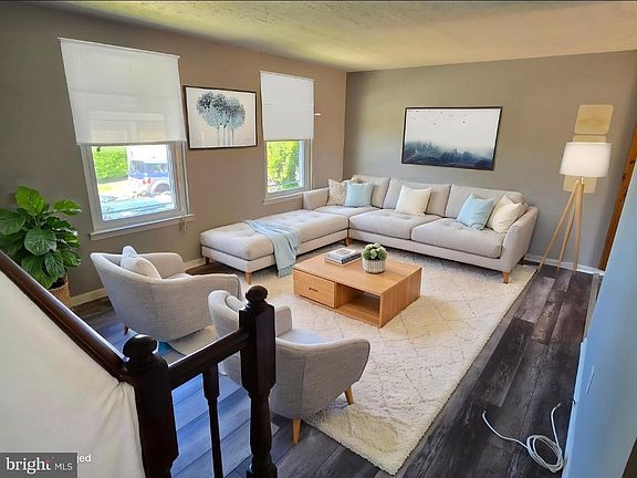3rd image of 5040 Clifford Rd #5040