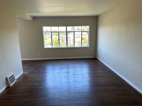 5th image of 2641 Ivy Dr APT 1