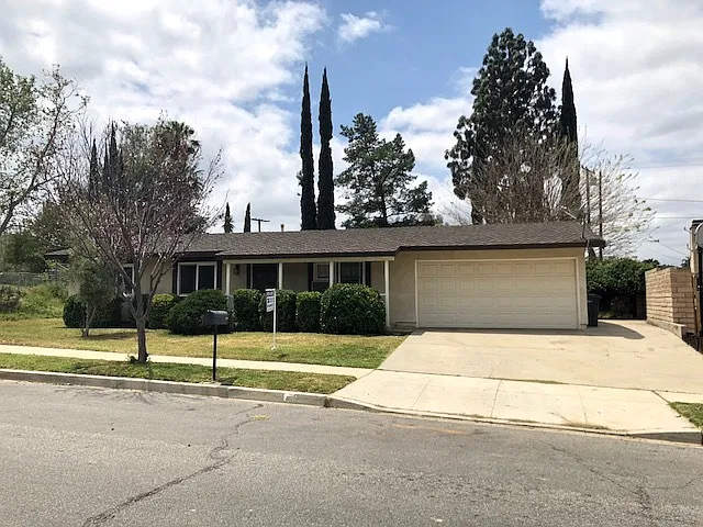 For Lease 3+1 Home Located In Simi Valley,Ca — Photo 1