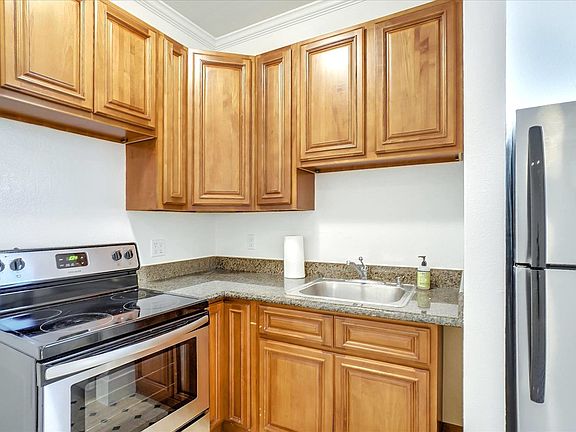 5th image of 435 Hayes St APT 28