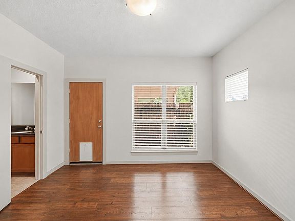 4th image of 4036 Center St