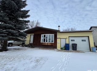 17 Patricia Dr, Coronach, SK S0H0Z0