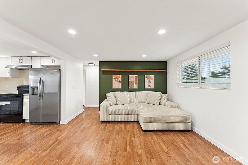 5th image of 5103 Filbert Lane SW