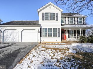 112 Graystone Dr, Hummelstown, PA 17036