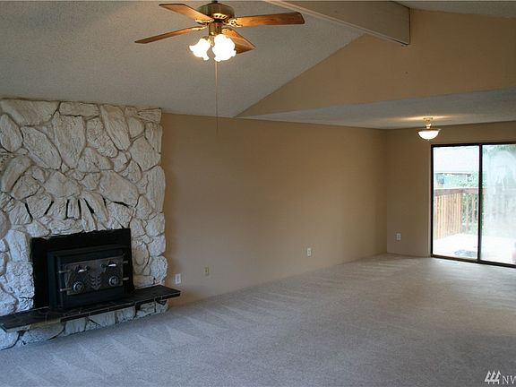 4th image of 1410 SE Vallair Ct