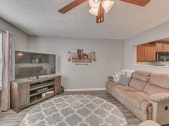4th image of 4314 Aurora Cir