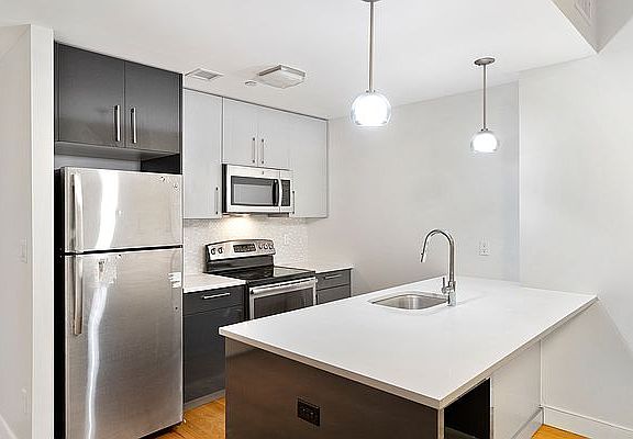 5th image of 2727 Henry Hudson Pkwy APT 308
