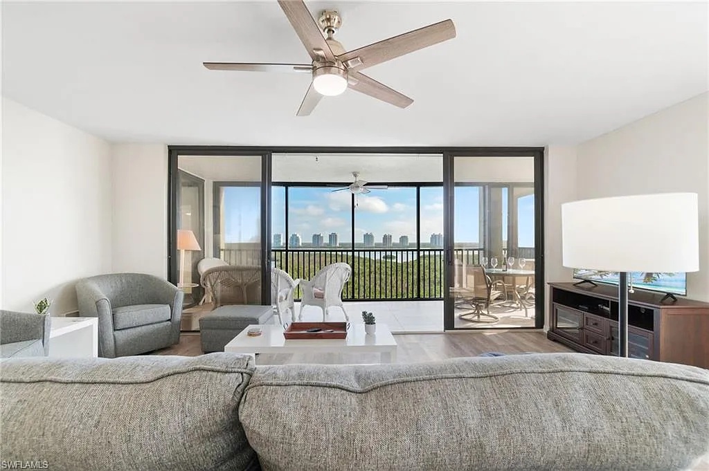 2 bed, 2.0 bath, 1345 sqft, $8,500 — Photo 3
