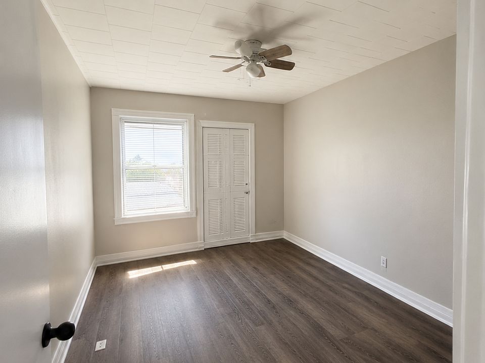 2nd image of 3 Edgemond St #3E