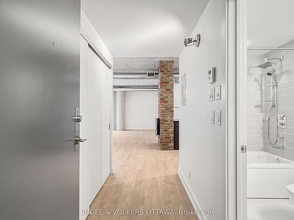 4th image of 354 Gladstone Ave #205