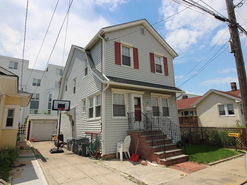 1st image of 165 Beach 4th St